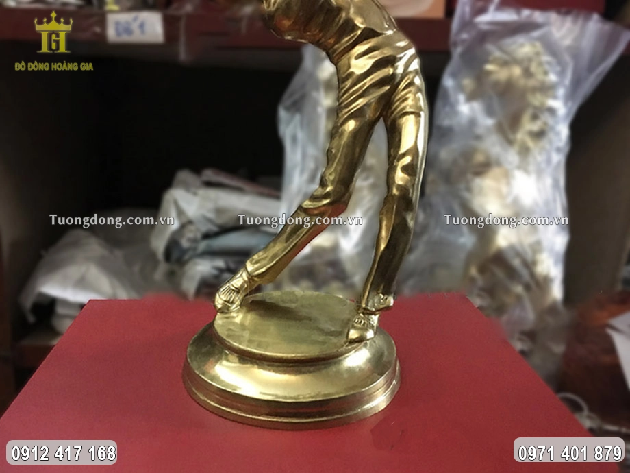 Chân đế đúc liền khối vô cùng chắc chắn